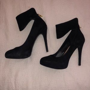 Jessica Simpson suede black pumps
